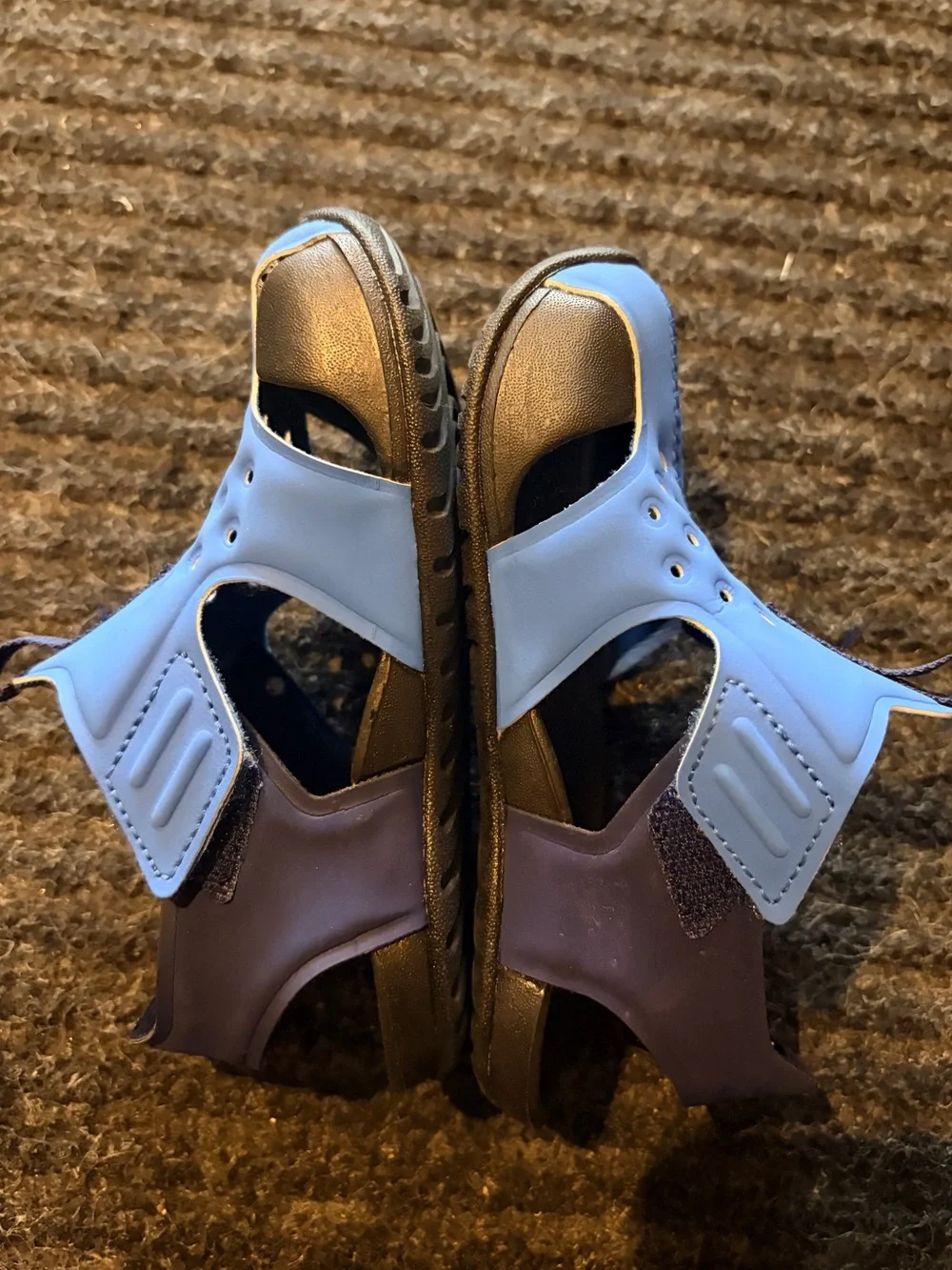 Nike Toddler Light Blue and Black Sandals